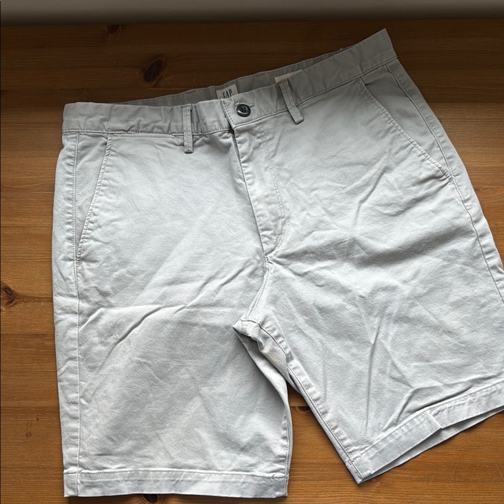 Men's GAP Classic White Shorts